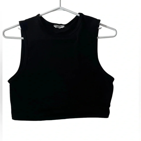 Medium Crop Top - Picture 4 of 6